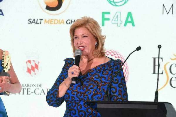 Festival de Cannes : Dominique Ouattara reçoit le Prix humanitaire BWF Best Commitment