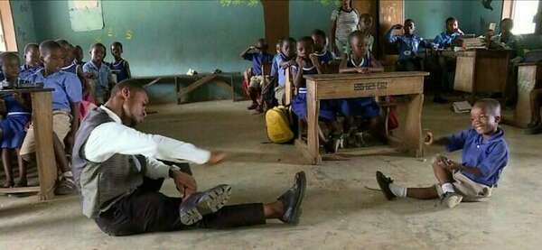 Ghana : Sackey Percy utilise la danse pour enseigner les maths