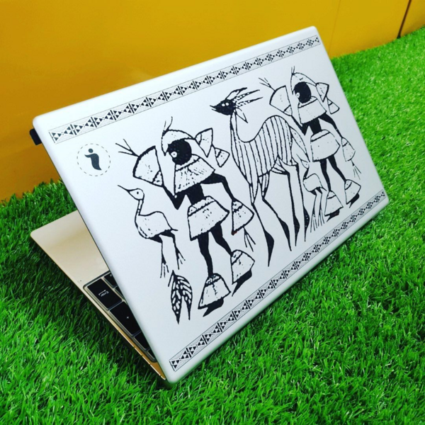 Made in Côte d’Ivoire : les nouveaux modèles des ordinateurs de Karim Nazonna Soro