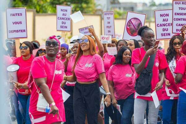 Côte d’Ivoire : Eunice Zunon sensibilise les femmes sur la prévention et le traitement du cancer du sein