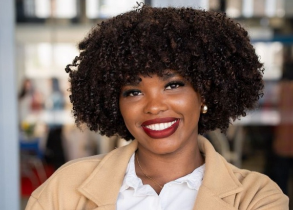 Ricardina Fonseca : la détermination d’une jeune femme engagée entre chiffres et humanité