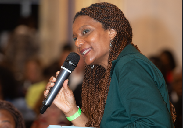 La parole à l’honneur : Léocadie Ebakissé rencontre ses lecteurs à Paris