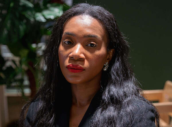 Entre loyauté et émancipation : Ursula Mrs D. présente son nouvel ouvrage au Grand Palais