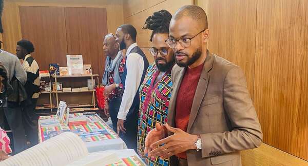 Séance de dédicace : Léonce Houngbadji au Salon du livre africain