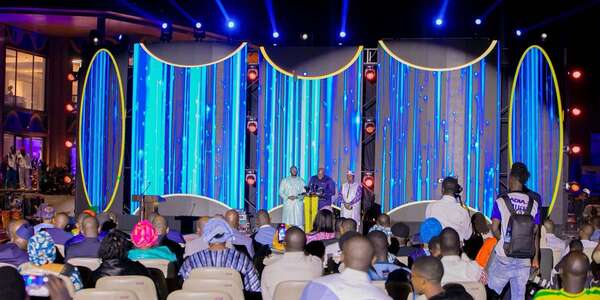 Conakry sous les lumières du savoir : quand le lac Gbassikolo devient le théâtre du livre et du numérique