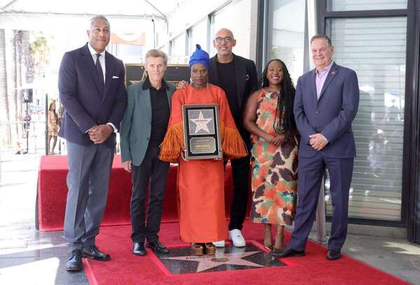 Angélique Kidjo : une étoile béninoise s’apprête à entrer dans la légende d’Hollywood
