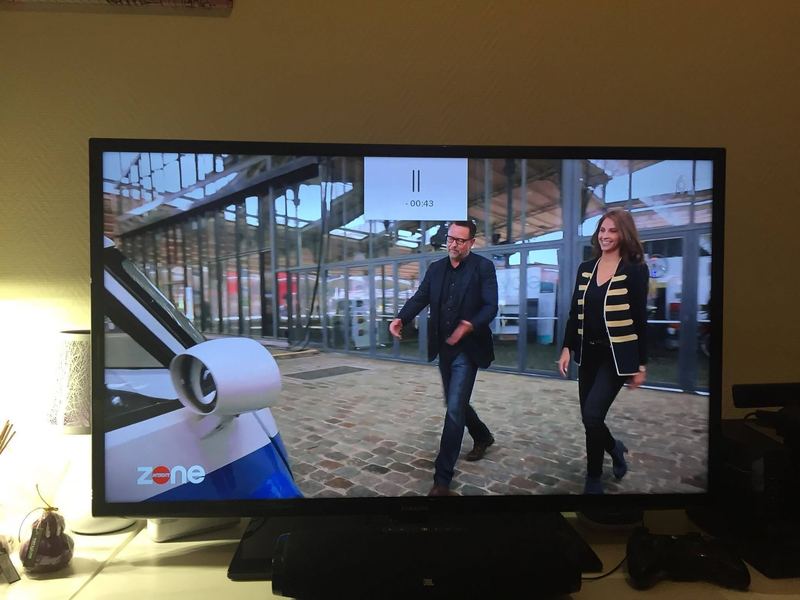 Et ouai, on est passés sur M6 ! (bon ok, en arrière plan derrière une vitre, mais quand même)