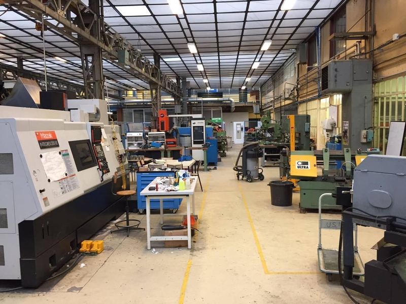 Nous sommes acceptés à l'incubateur ENSAM dans Paris...déménagement en mars ! Ici le labo méca de ouf