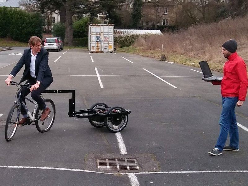 Même Pascal Morenton, directeur de La Fabrique, met la main à la pâte