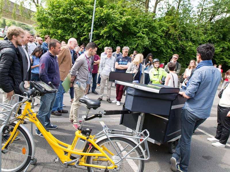 Théo et Laurent sont à Lille, pour une journée de démo sur le campus de Lille 1