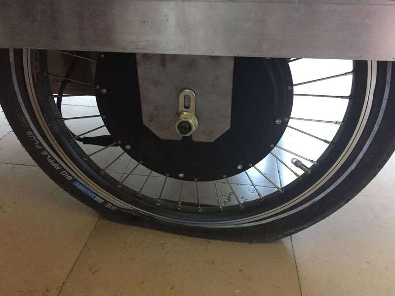 Premier pneu crevé, un bon test !